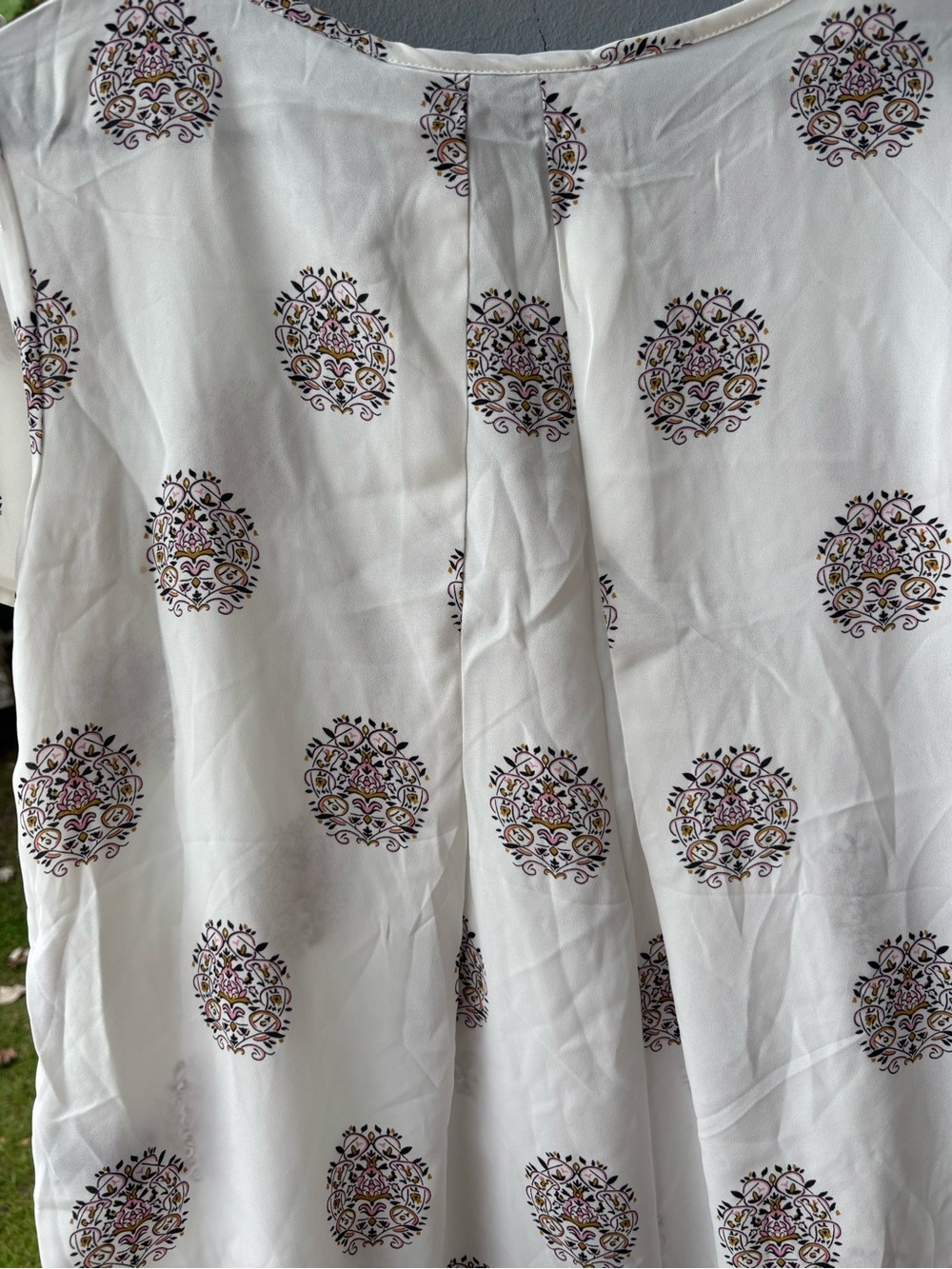 White Short Sleeve Top with Multicolor Medallion Print - Picture 4 of 6